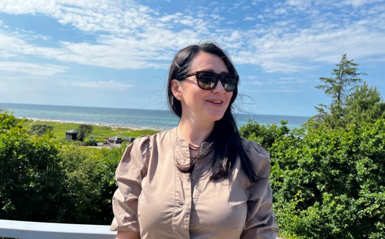 Billede er af Victoria Raychinet, fra hendes seminar om moralsk skade på Smidstrup Strand 2026. Foto: MKR