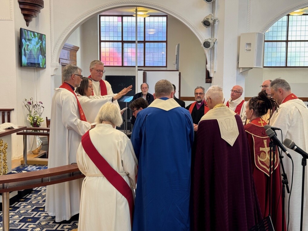 Håndspålæggelse på den nye metodistbiskop