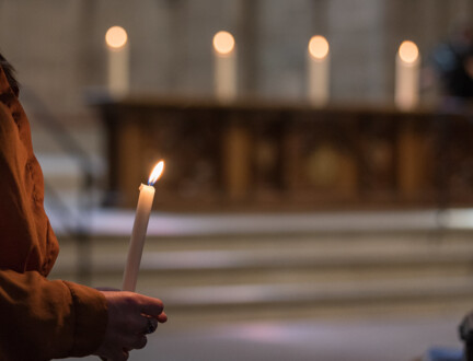 Forslag til kirkebøn på dansk, engelsk og ukrainsk 